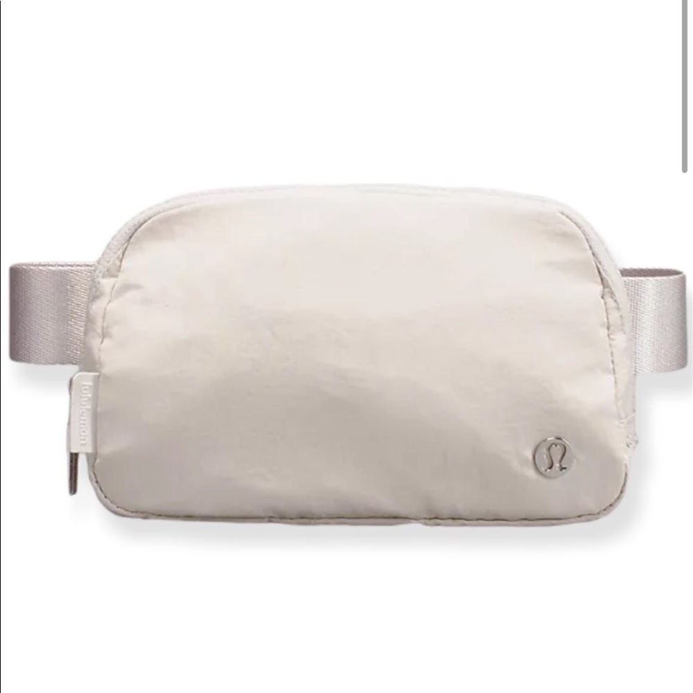 Lululemon white opal everywhere belt bag